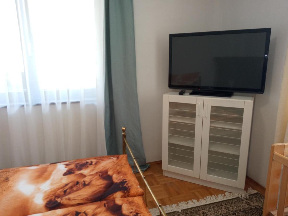 Luxury Eagle Apartman Boedapest Buitenkant foto