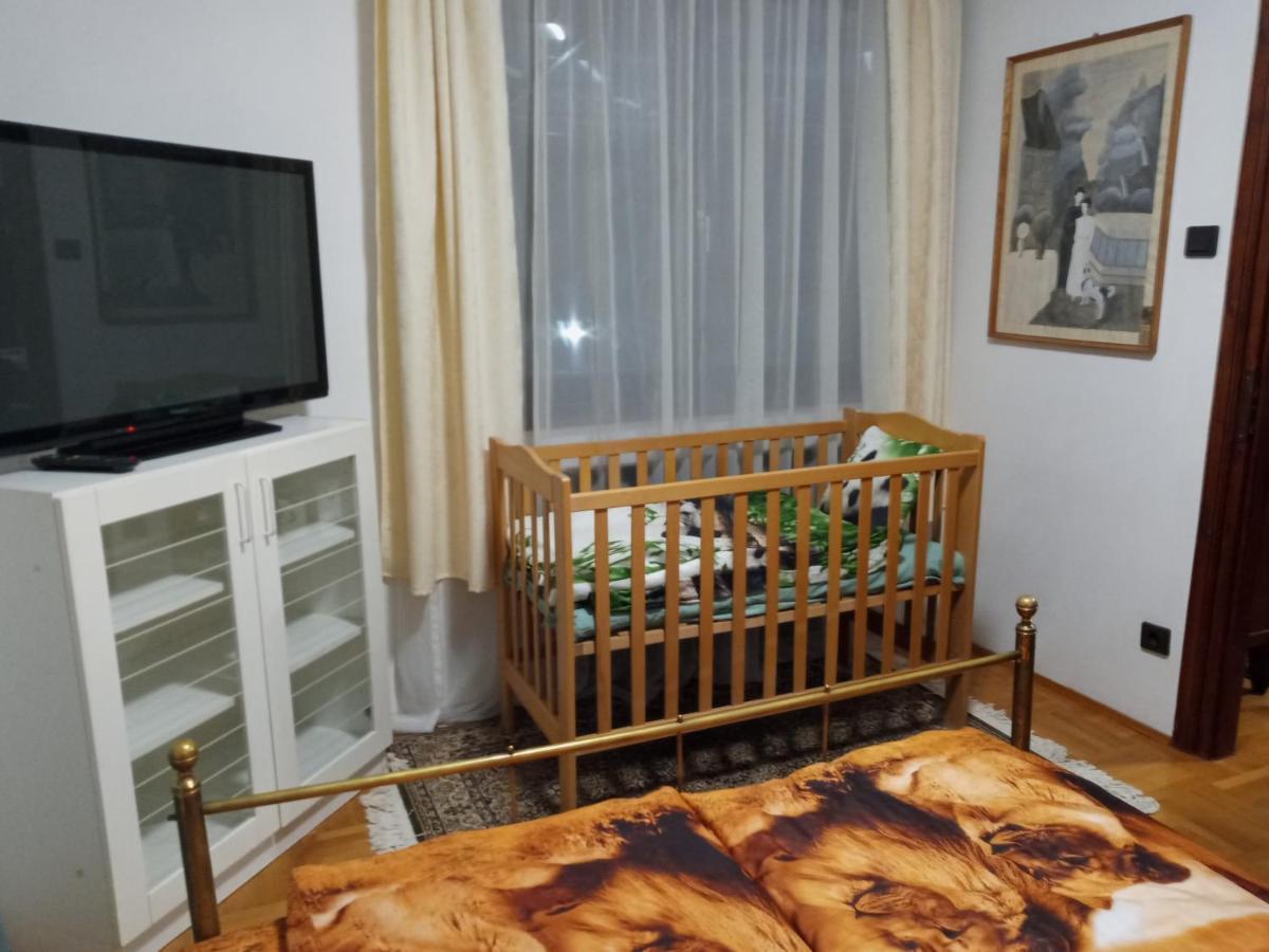 Luxury Eagle Apartman Boedapest Buitenkant foto