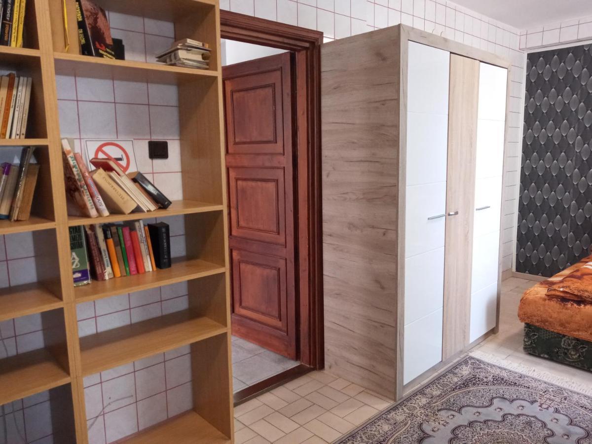 Luxury Eagle Apartman Boedapest Buitenkant foto